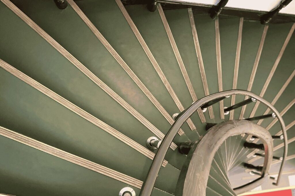 ジェーンズ邸螺旋階段