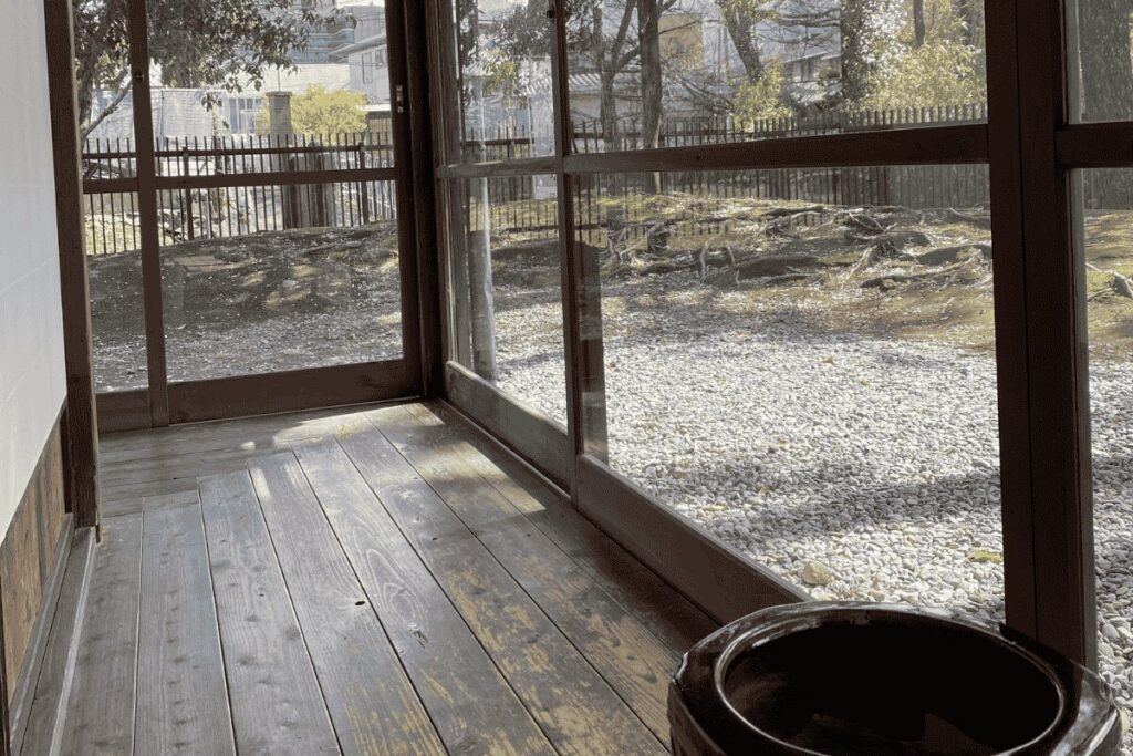 夏目漱石大江旧居から望む庭