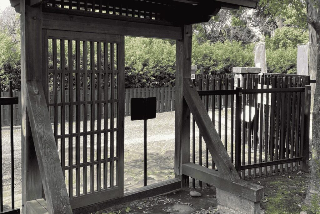 夏目漱石大江旧居の門